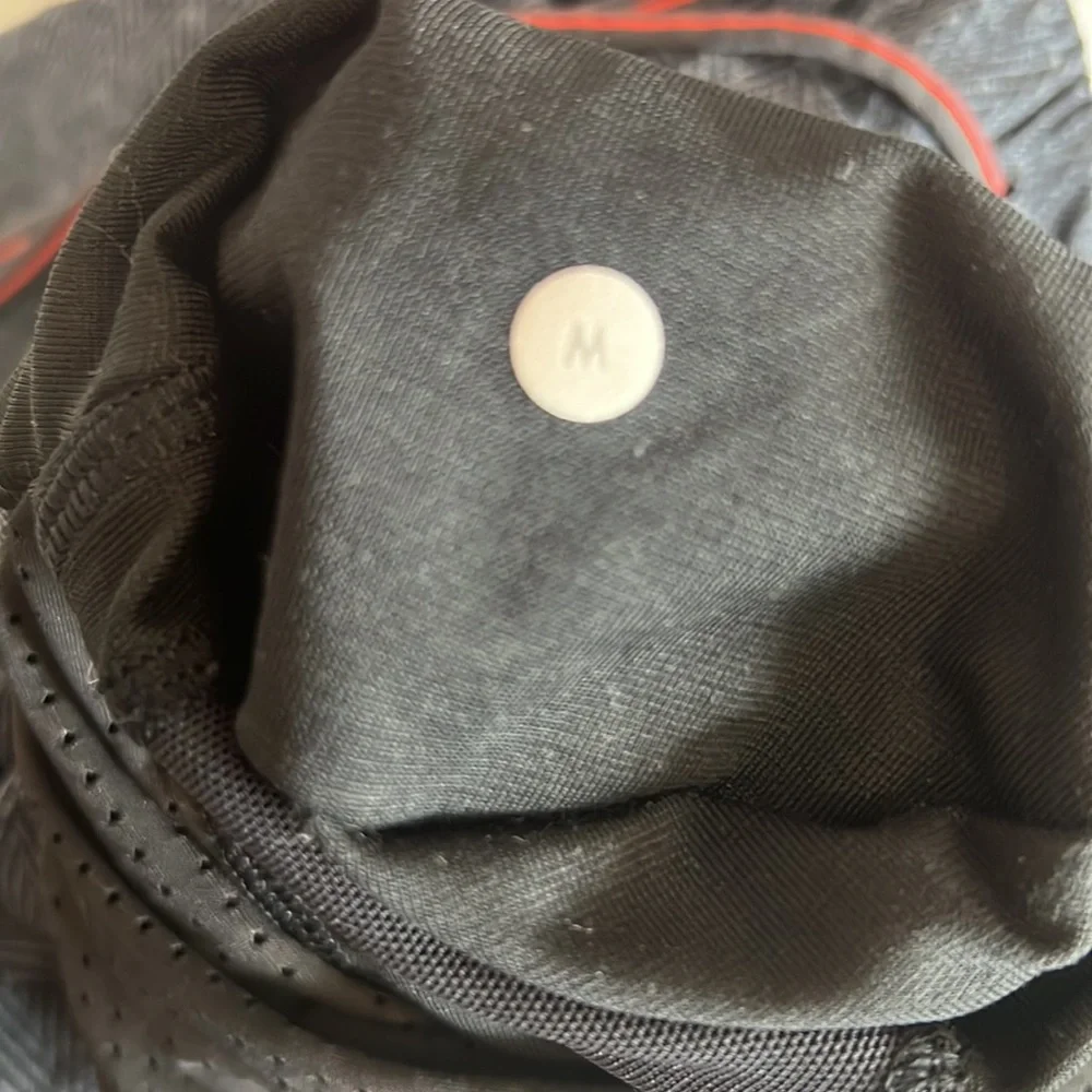 🔹 Lululemon Shorts with Attached Leggings